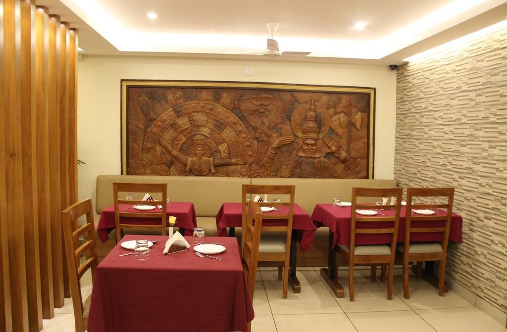Issacs Regency Hotel Sultan Bathery Exterior photo